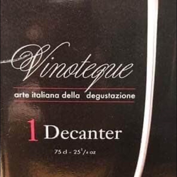 Luigi Bormioli Vinoteque 25-1/4-Ounce Decanter - Picture 3 of 3